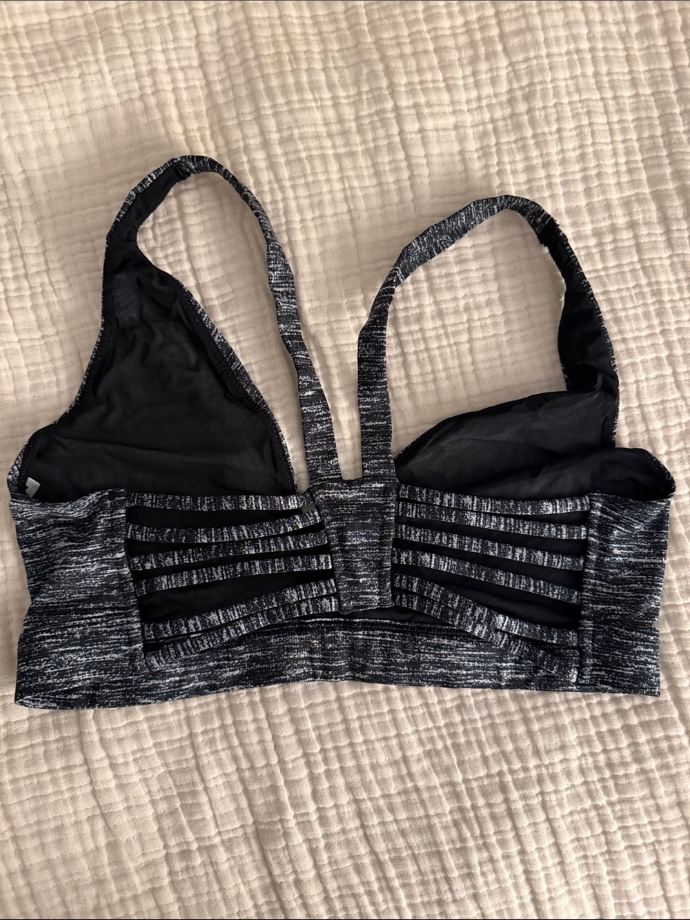 Victoria's Secret women’s Sports Bralette - Picture 2 of 3